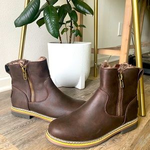 Zip up Brown Boots